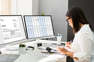 有報と事業報告の一本化へ　負担軽減と開示早期化